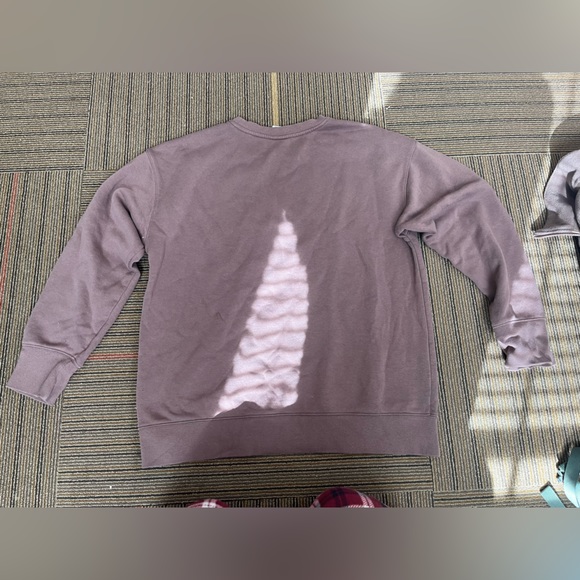 nike sweater - Picture 2 of 2